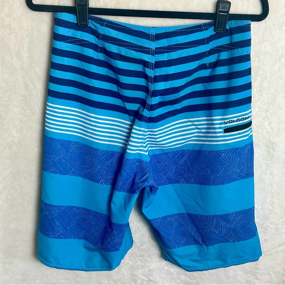 Men's Volcom 4-way Stretch Blue Striped Surf‎ Trunks Swim Shorts Size 30
